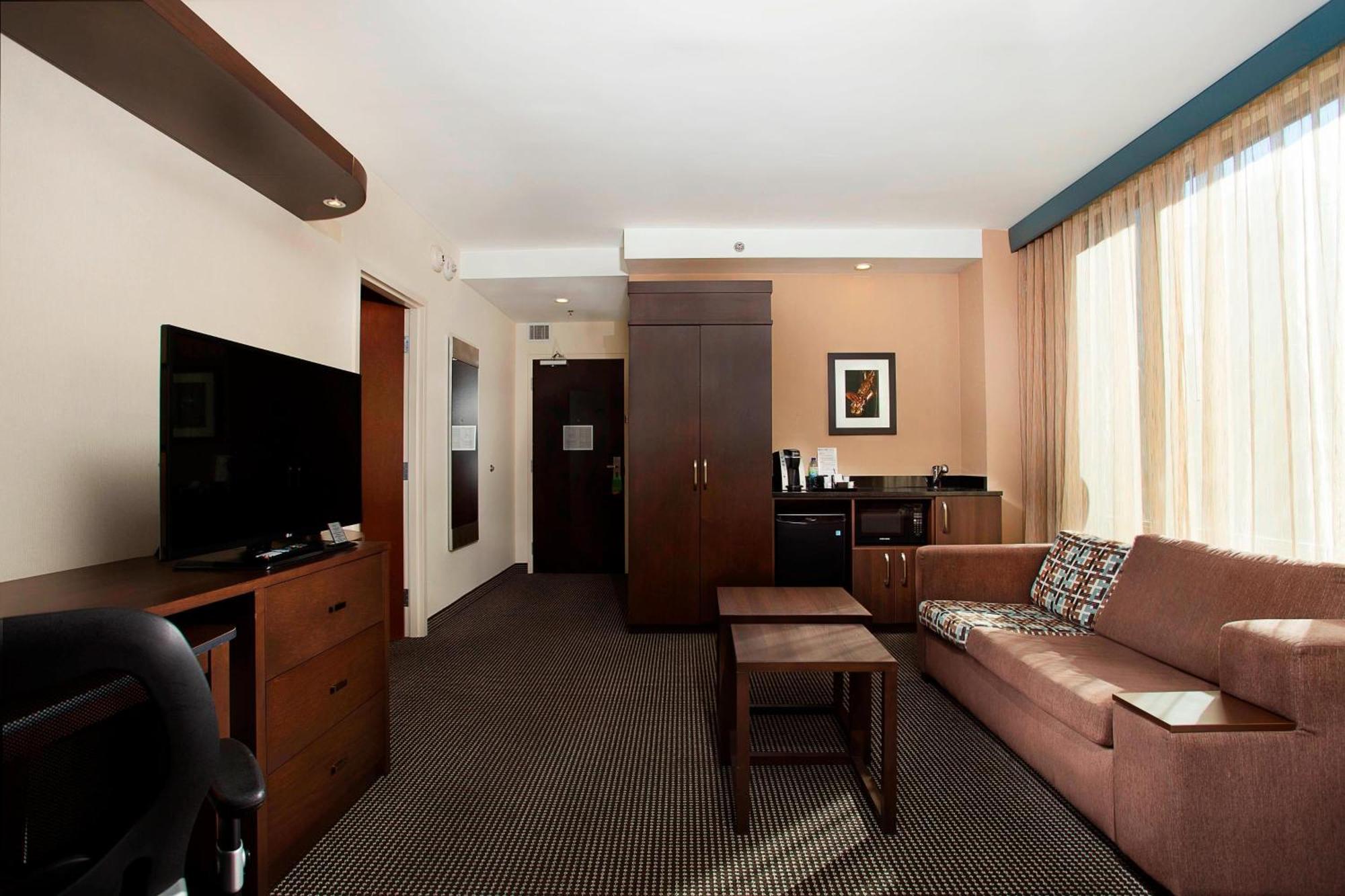 Courtyard Par Marriott Montreal Centre-Ville Kültér fotó