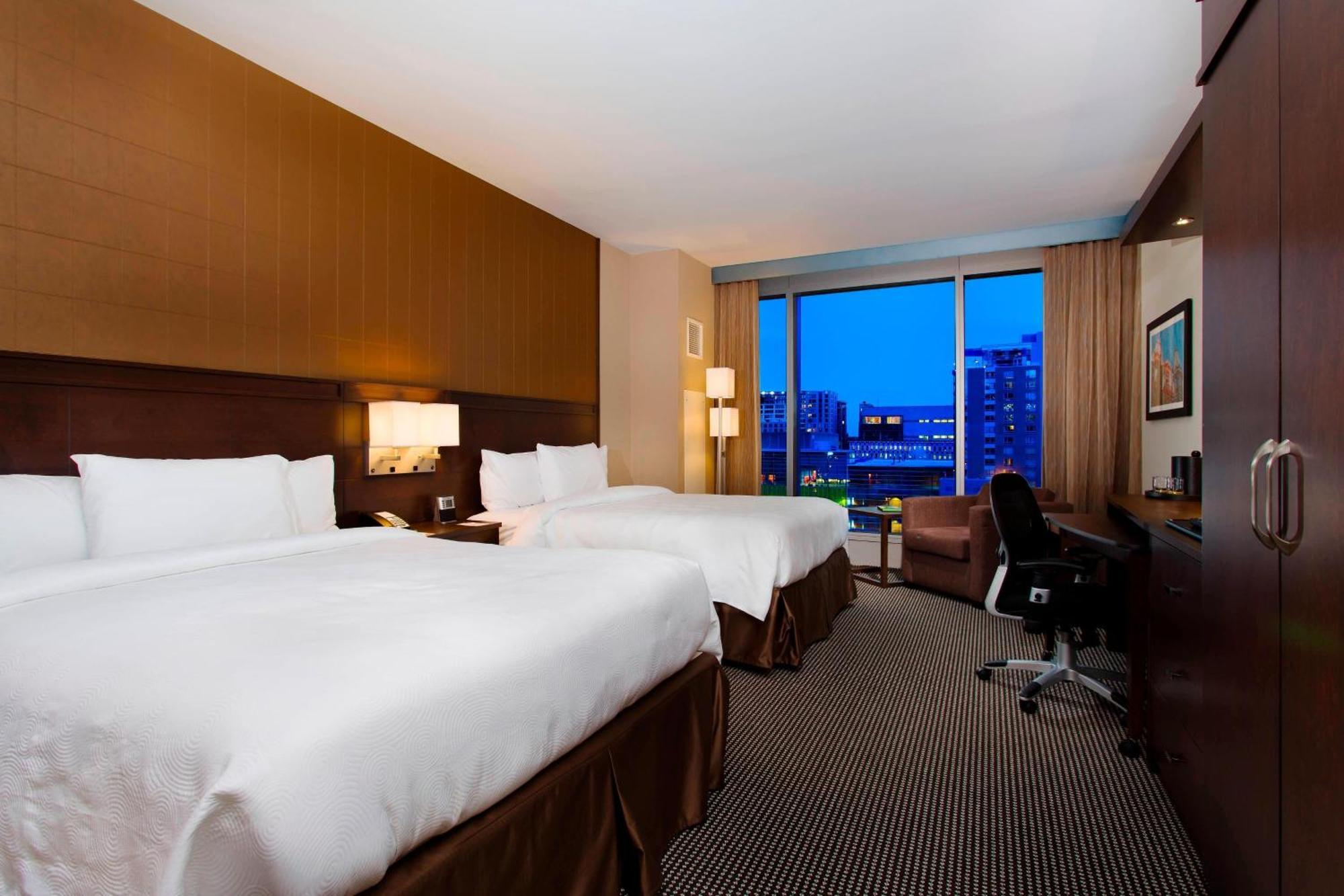 Courtyard Par Marriott Montreal Centre-Ville Kültér fotó